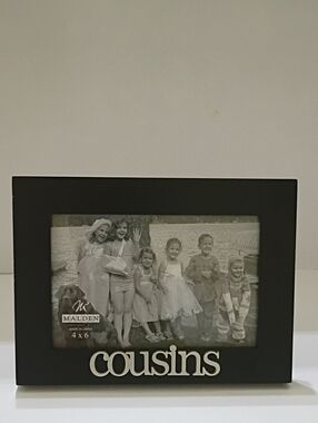 Malden Black Photo Frame with 'cousins' Accent